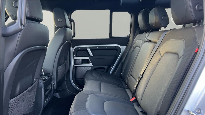 Land Rover Defender 3.0 D250 X-Dynamic SE 110 5dr Auto Diesel Estate